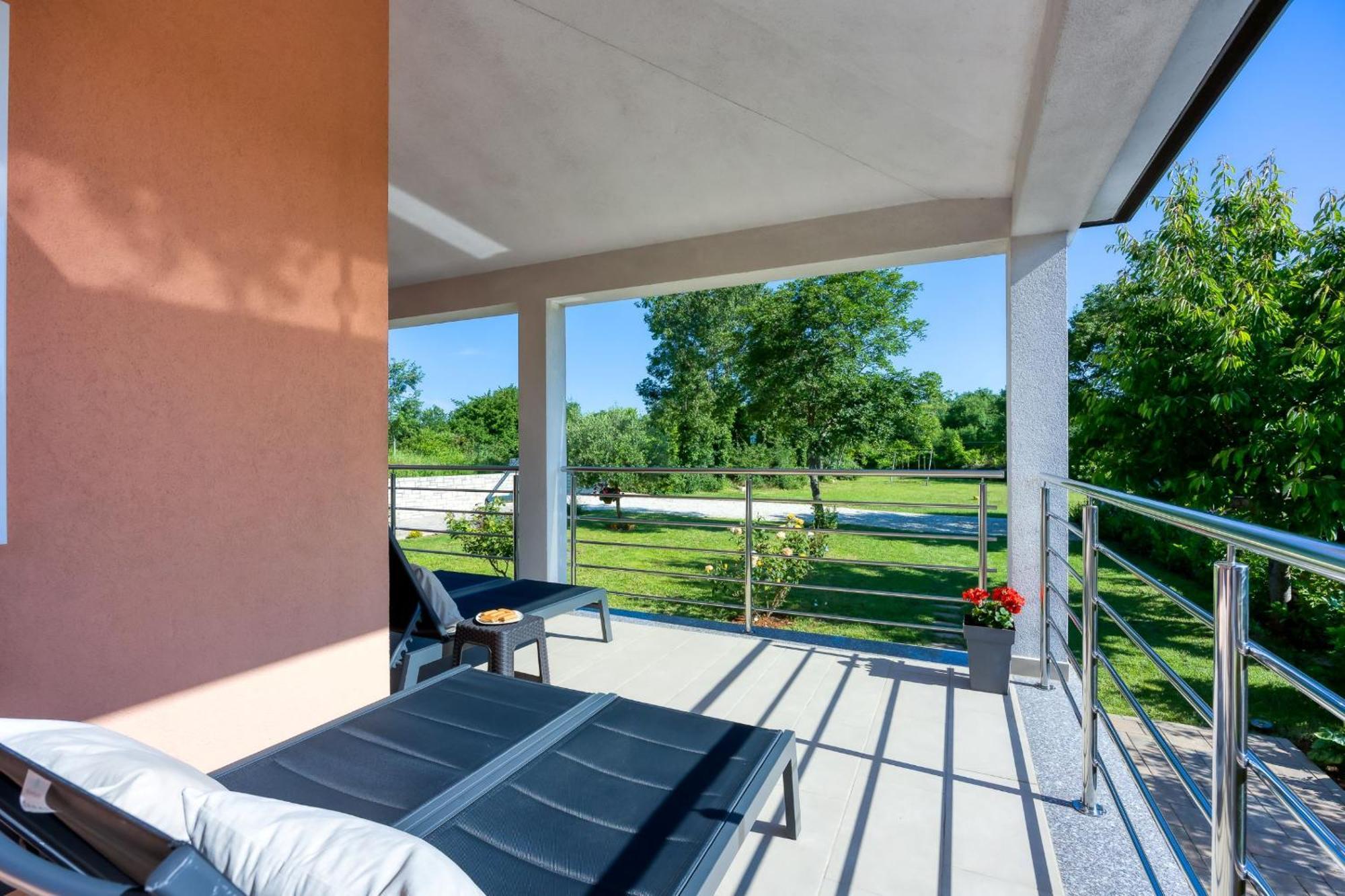 Holiday House Sunset Bale Exterior photo